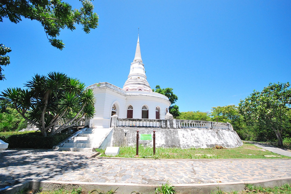 พระจุฑาธุชราชฐาน เกาะสีชัง