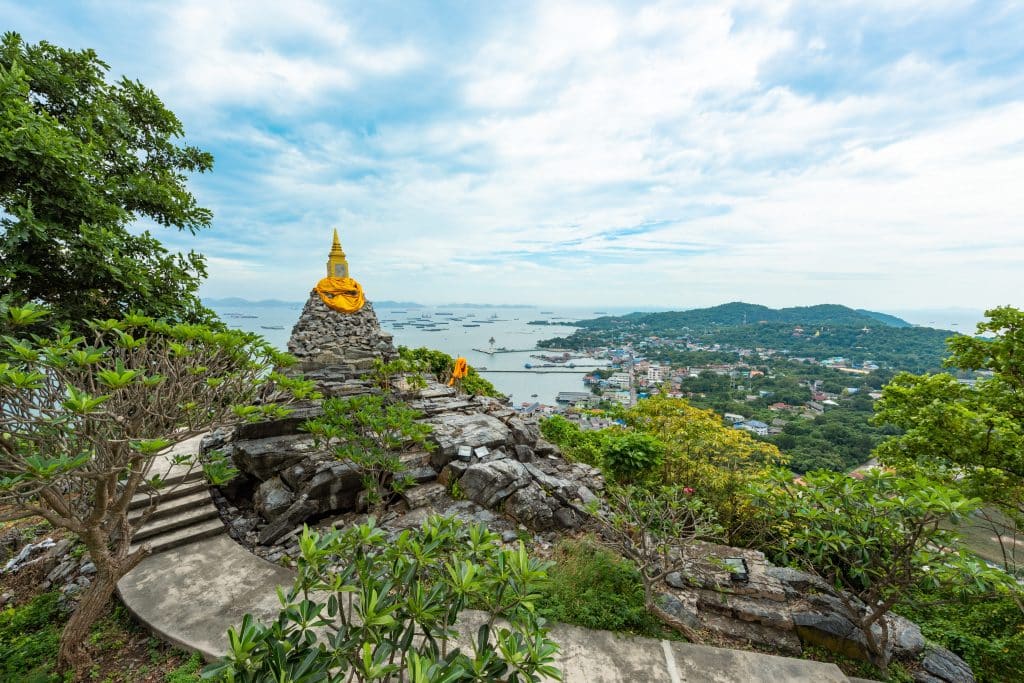 จุดชมวิว ยอดเขาพระจุลจอมเกล้า เกาะสีชัง